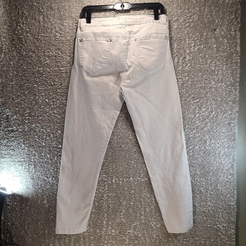 V Christina Women's Size 10 White Floral Embroidered Jeans Straight Pockets 29W - Picture 2 of 8